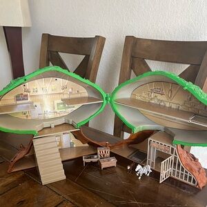 Disney Animal Kingdom Tree of Life Playset House